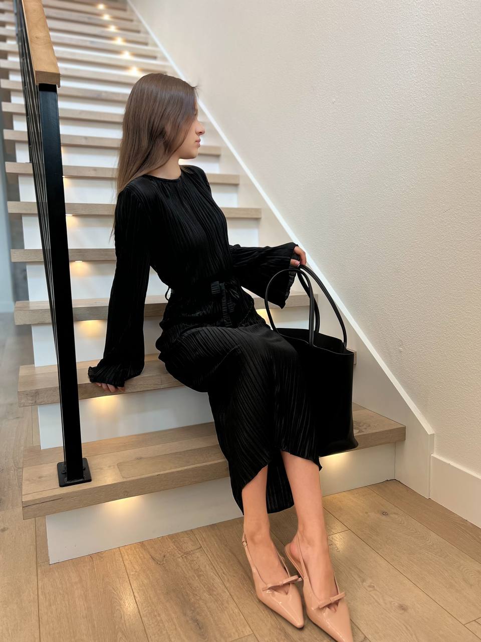 Elegant Pleated Midi Dress with Belt