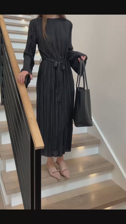 Elegant Pleated Midi Dress with Belt